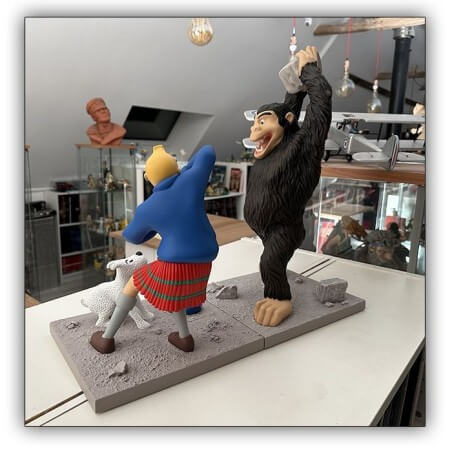 Tintin / L'île noire / Gorille Ranko & Tintin / Grande Figurine BD