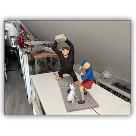Tintin / L'île noire / Gorille Ranko & Tintin / Grande Figurine BD