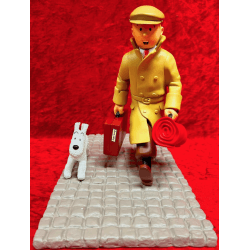 Tintin / Hergé / Moulinsart Ref 45994 / Tintin and Milou suitcase - They arrive - paved base - (2022)