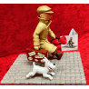 Tintin / Hergé / Moulinsart Ref 45994 / Tintin and Milou suitcase - They arrive - paved base - (2022)