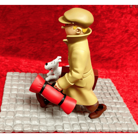 Tintin / Hergé / Moulinsart Ref 45994 / Tintin and Milou suitcase - They arrive - paved base - (2022)